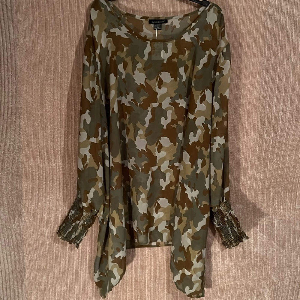 🌞3/$25 Ashley Stewart tunic